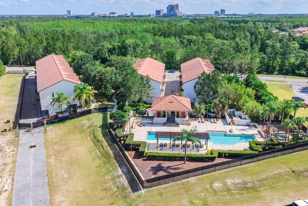 Cozy & Elegant 4Br Enchanted Townhouse - 1 Mile To Disney With Resort Pool, Gym, & Jacuzzi Орландо Экстерьер фото