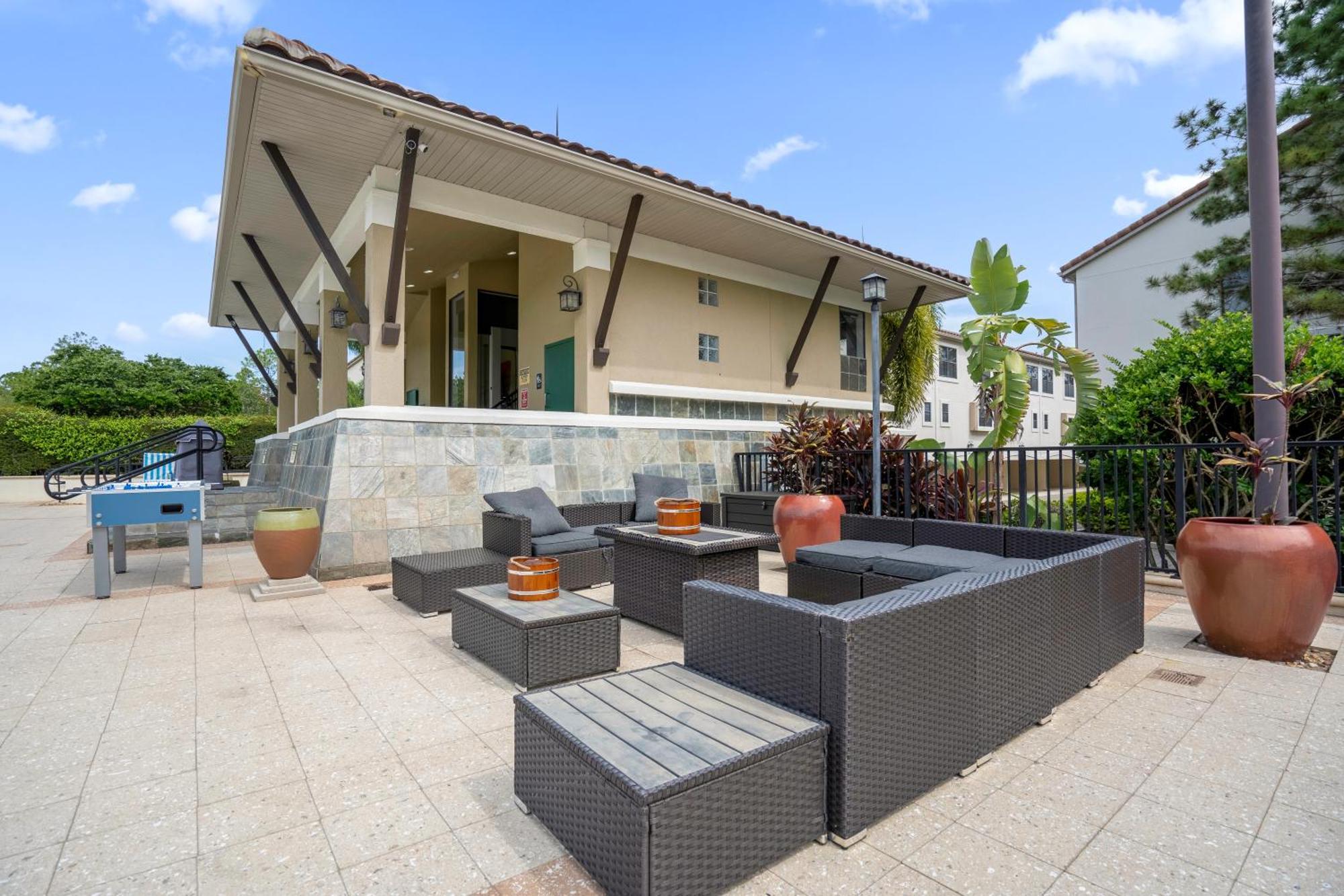 Cozy & Elegant 4Br Enchanted Townhouse - 1 Mile To Disney With Resort Pool, Gym, & Jacuzzi Орландо Экстерьер фото